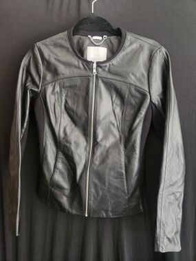 SOIA & KYO Black Leather Zip-Front Jacket with Panel Detail.